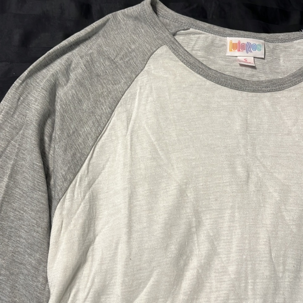 Lu La Roe Randy top. Grey and white. Size Small. NEW! - Picture 2 of 5